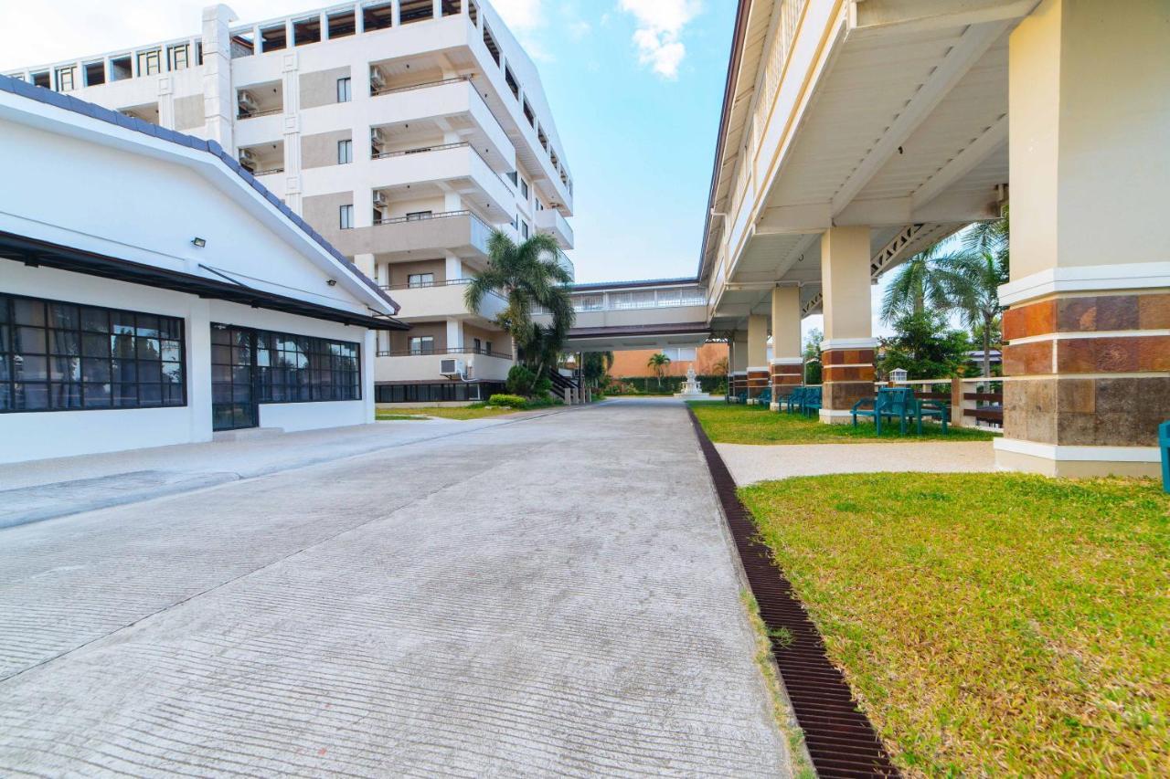 Reddoorz Premium @ Sta Rosa Tagaytay Road Hotel Silang Exterior foto