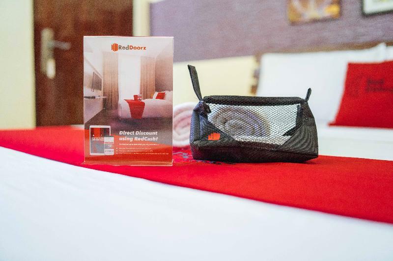 Reddoorz Premium @ Sta Rosa Tagaytay Road Hotel Silang Exterior foto