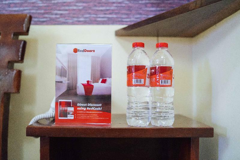 Reddoorz Premium @ Sta Rosa Tagaytay Road Hotel Silang Exterior foto